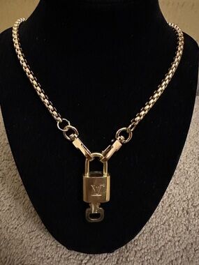 LV 316 Padlock & Key, Necklace